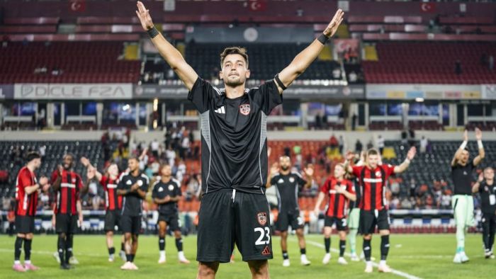 Gaziantep FK'nın yeni transferi Tayyip Talha 11'de çıktı